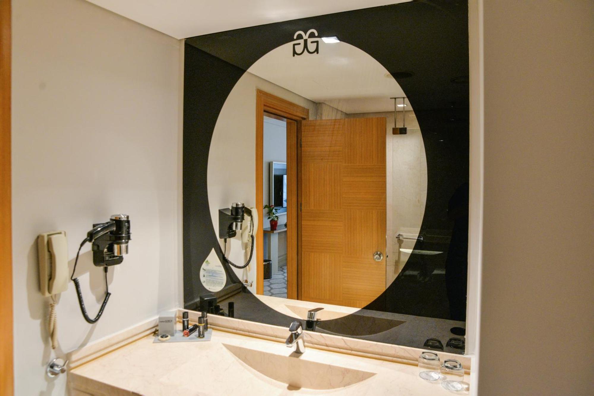 Family Room,1533586714:JPEG