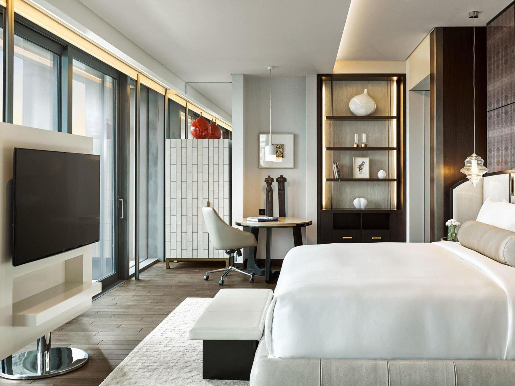 Fairmont Presidential Suite with Lounge Access