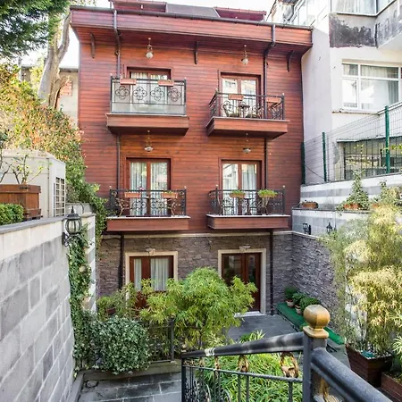 Rose Garden Suites-3