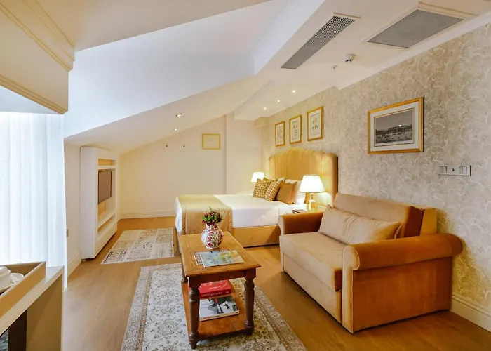 Delita City Hotel
