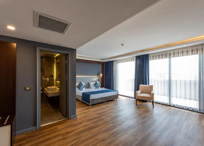 Nova Plaza Crystal Hotel & Spa