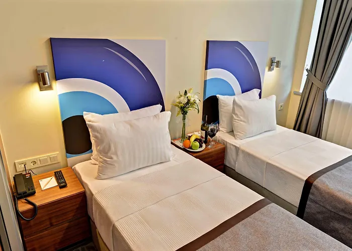 All Inn Hotel