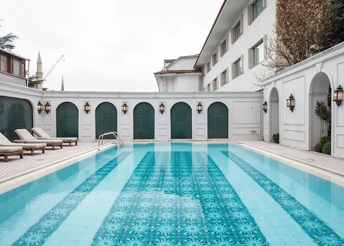 Sura Design Hotel & Suites